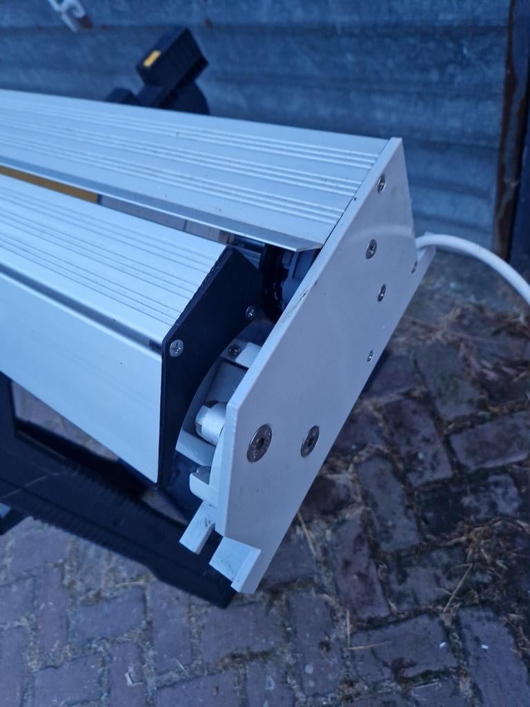 Nieuwe Knikarmscherm 350breed , uitval 250cm afstandbedienin, Tuin en Terras, Zonneschermen, Ophalen of Verzenden, 150 tot 300 cm