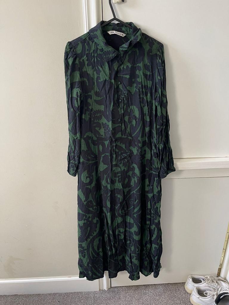 Zwart groene jurk van zara, Maat 38/40 (M), Zwart, Ophalen of Verzenden, Zo goed als nieuw