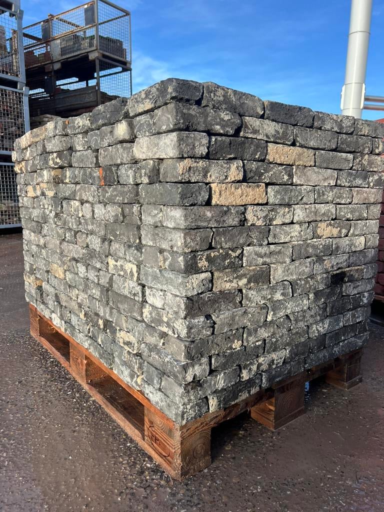 Antieke grijs blauw gesmoorde schouwstenen klompjes 17x4.5, Ophalen, Gebruikt, Bakstenen
