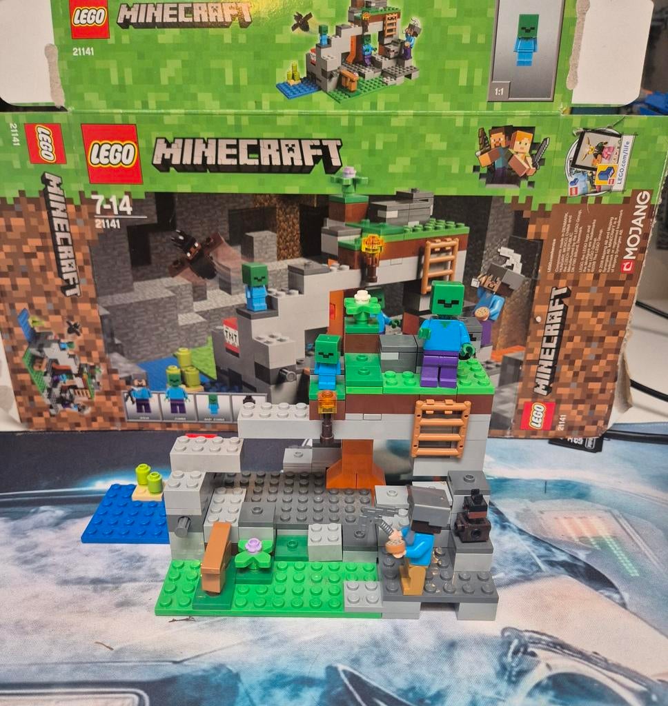Leuke en avontuurlijke LEGO Minecraft set met grot en zombie, Ophalen of Verzenden, Minder dan 500 stukjes, Zo goed als nieuw
