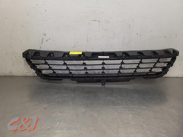 Bumper Rooster van een Renault Trafic, Gebruikt, -, Renault, -