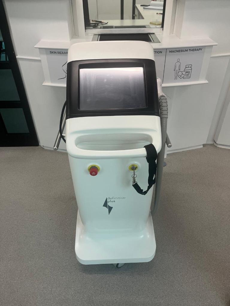 Definitive plus laserontharing, Geeft ook workshops, Overige