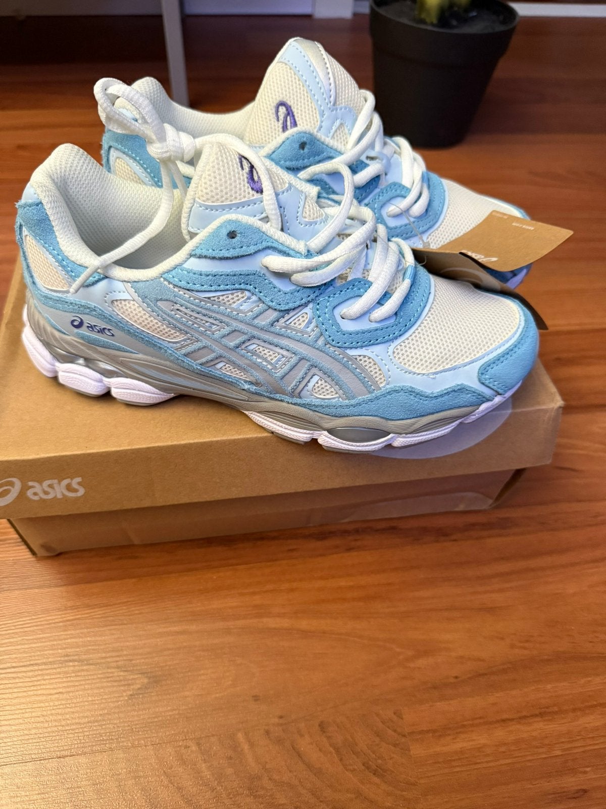 Asics gel nyc ice blue, Sport en Fitness, Loopsport en Atletiek, Ophalen of Verzenden, Nieuw, Hardloopschoenen, Asics
