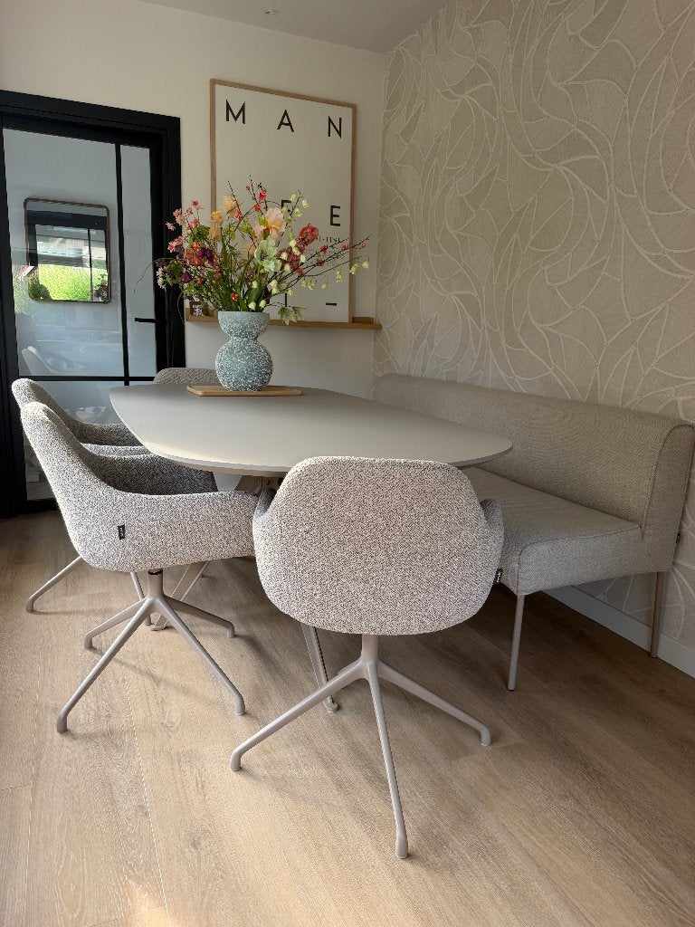 Prachtige eettafel met stoelen en bankje 1 jaar oud, Ophalen, 200 cm of meer, 50 tot 100 cm, Zo goed als nieuw