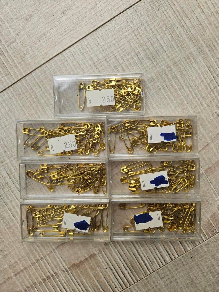 Gouden Veiligheidsspelden, Ophalen of Verzenden, Nieuw, Overige typen