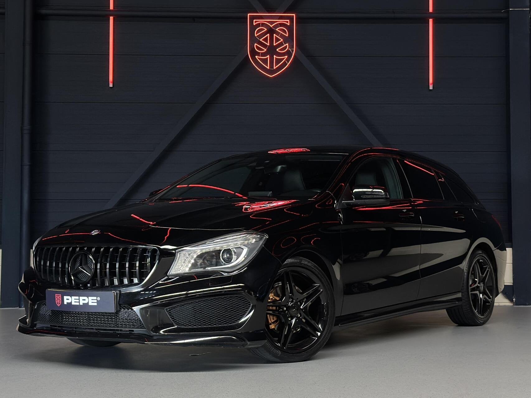 Mercedes CLA-klasse Shooting Brake 180 AMG |LED|CRUISE|STOEL, Auto's, CLA, 730 kg, Gebruikt, 4 cilinders