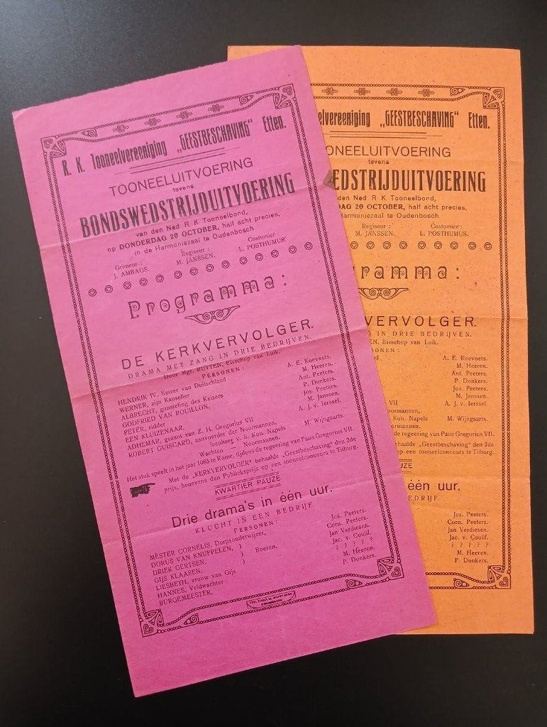 2 zeer oude flyers Etten Oudenbosch toneelstuk Kerkvervolger, Verzenden