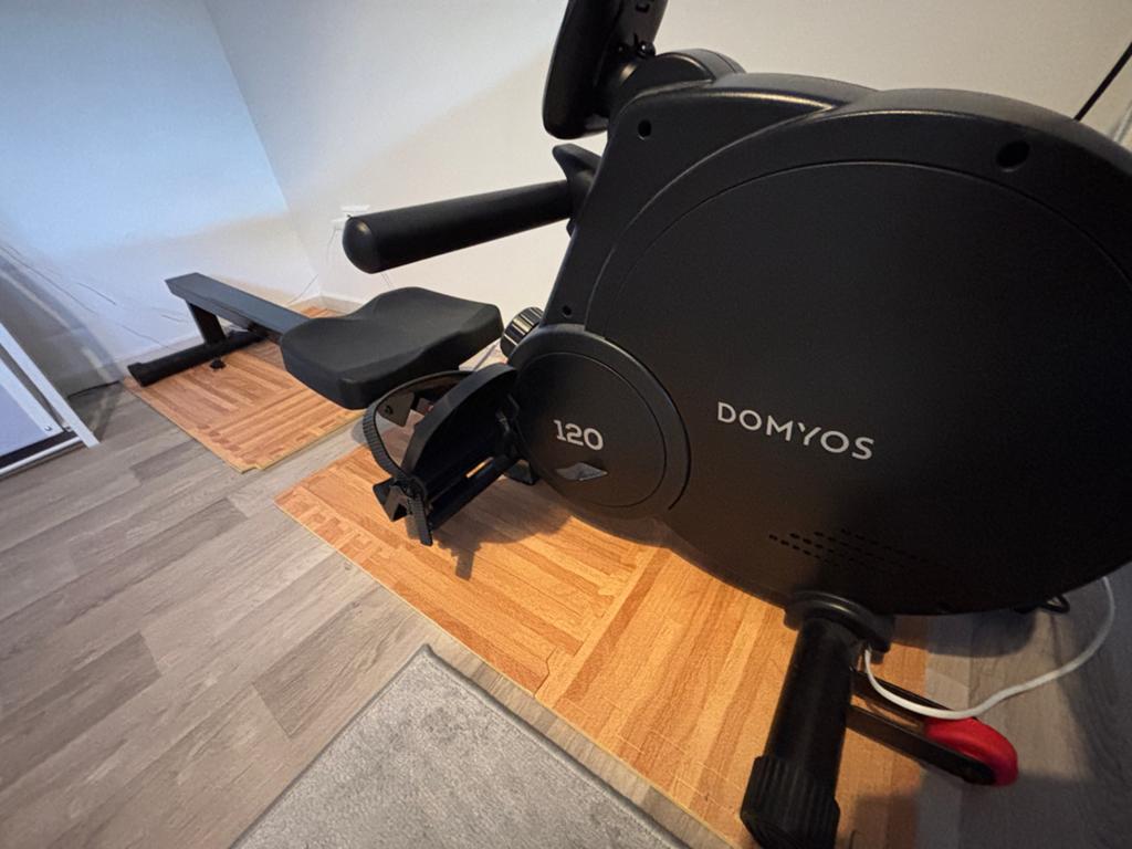 Domyos Roeitrainer 120 - Zo goed als nieuw, Sport en Fitness, Fitnessapparatuur, Ophalen, Armen, Zo goed als nieuw, Metaal