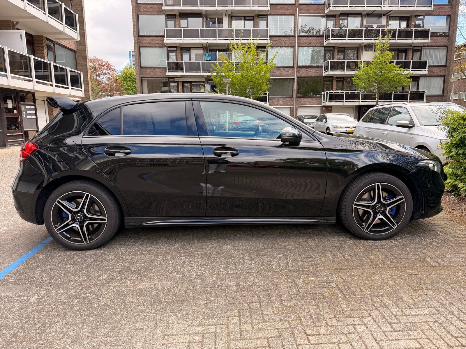 Mercedes-Benz A250e Zwart, Auto's, 160 pk, Zwart, Plug-in hybride, 1600 kg