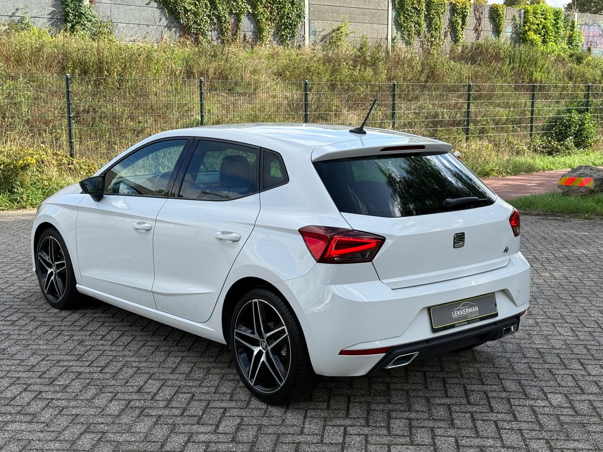SEAT Ibiza 1.0 TSI FR 116PK I 6 BAK I CARPLAY I ALCANTARA I, Voorwielaandrijving, Gebruikt, 1028 kg, Origineel Nederlands