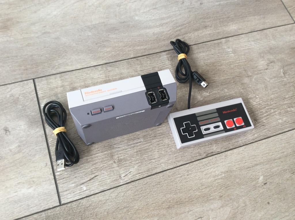 Nintendo NES Classic 8 bit Mini NES, Spelcomputers en Games, Spelcomputers | Nintendo NES, Ophalen of Verzenden, Zo goed als nieuw