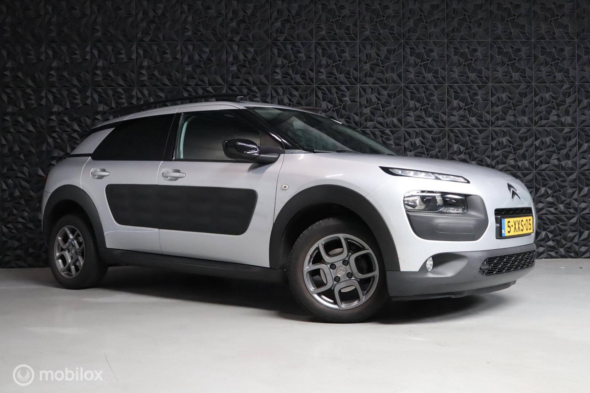 Citroen C4 Cactus 1.2 PureTech Shine | Camera | AC | Cruise, Voorwielaandrijving, Euro 6, 1199 cc, 995 kg