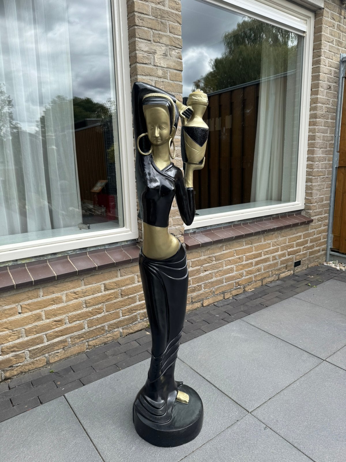 Groot beeld Afrikaanse waterdraagster, Antiek en Kunst, Ophalen, Beeld