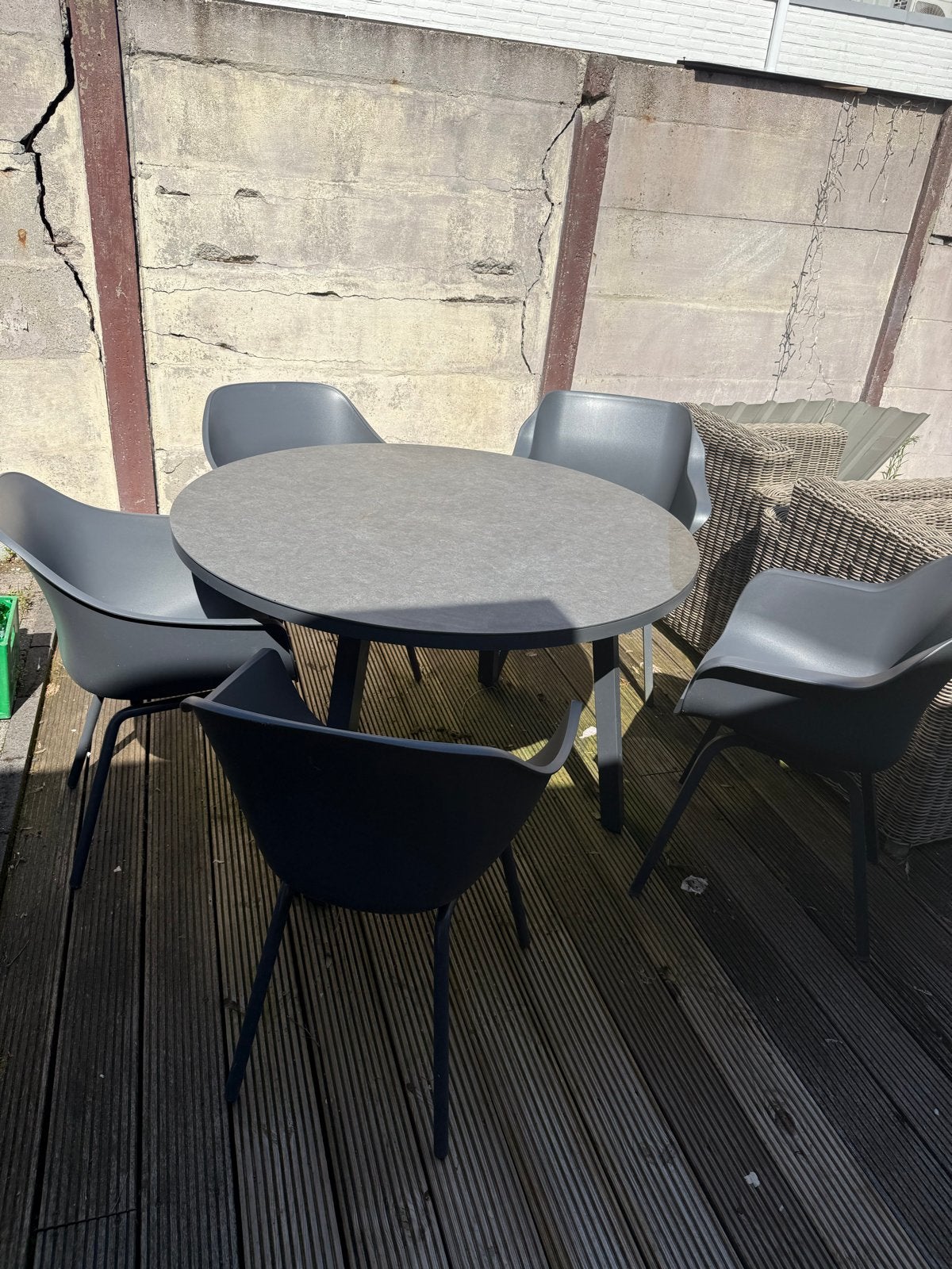 Moderne grijze tuinser incl 5 stoelen, Ophalen, Zo goed als nieuw, Kunststof