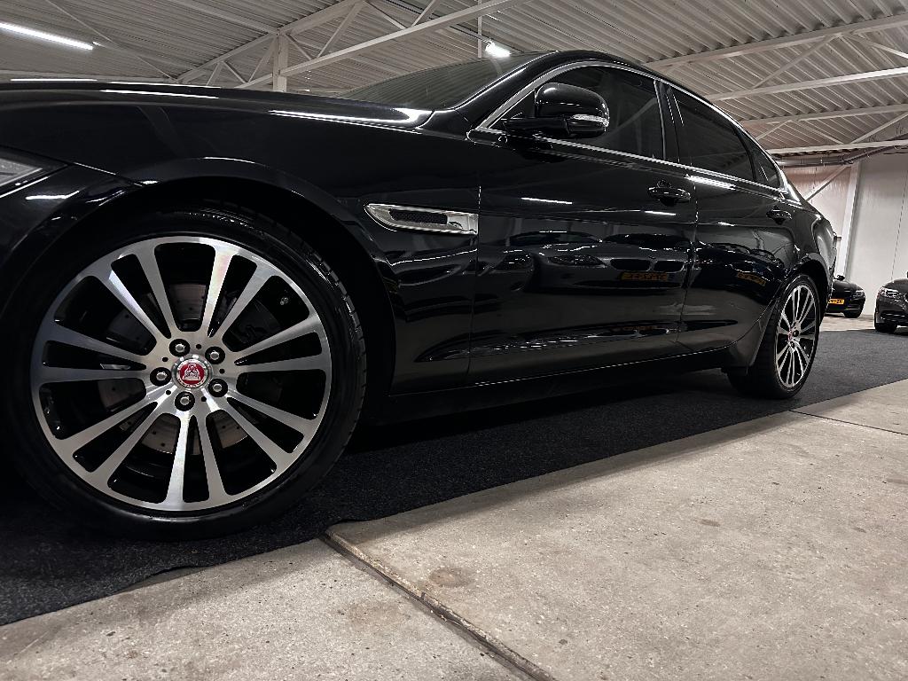 Jaguar XF 3.0D V6 330PK Aut8 2015 Zwart FACELIFT PORTFOLIO, Auto's, Automaat, Achterwielaandrijving, Euro 6, 2000 kg