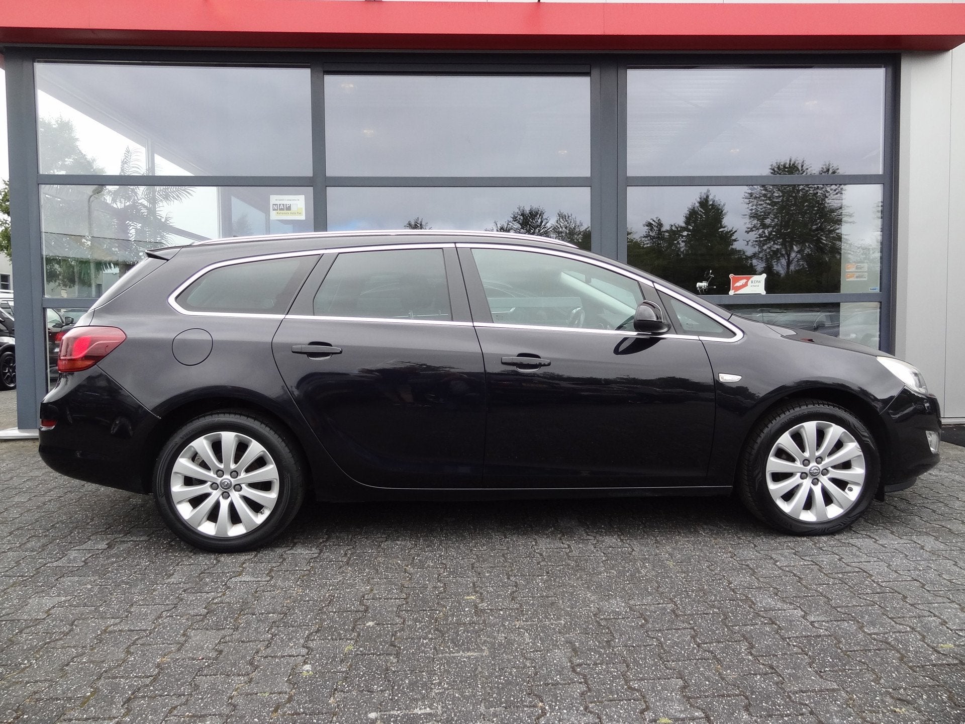 Opel Astra Sports Tourer 1.4 Cosmo | NAVI | NL-AUTO | TREKHA, Auto's, Opel, Voorwielaandrijving, Euro 5, Gebruikt, 4 cilinders