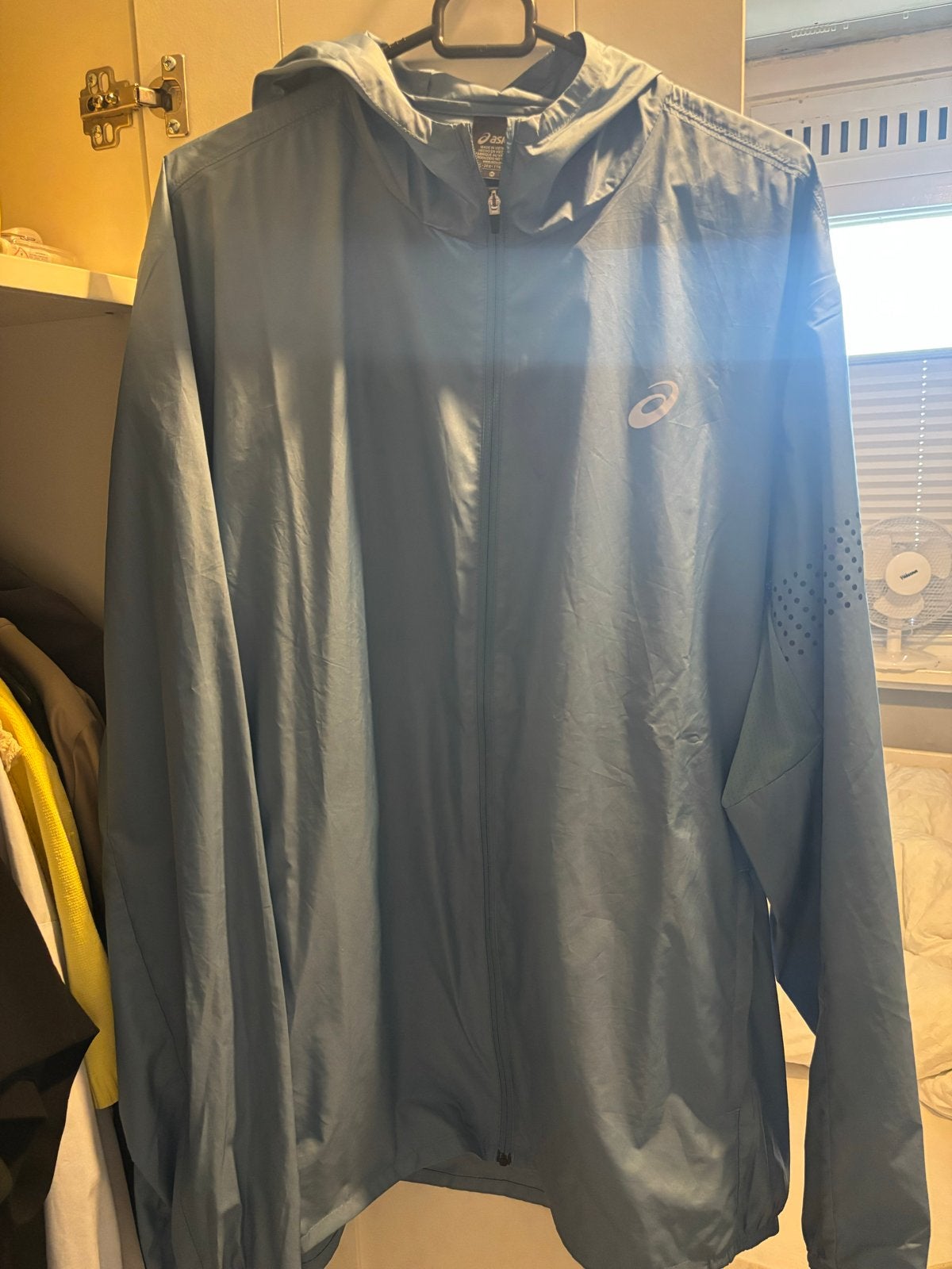 Asics trainingspak - Lichtblauw, Kleding | Heren, Sportkleding, Nieuw, Algemeen, Overige maten, Blauw, Ophalen of Verzenden