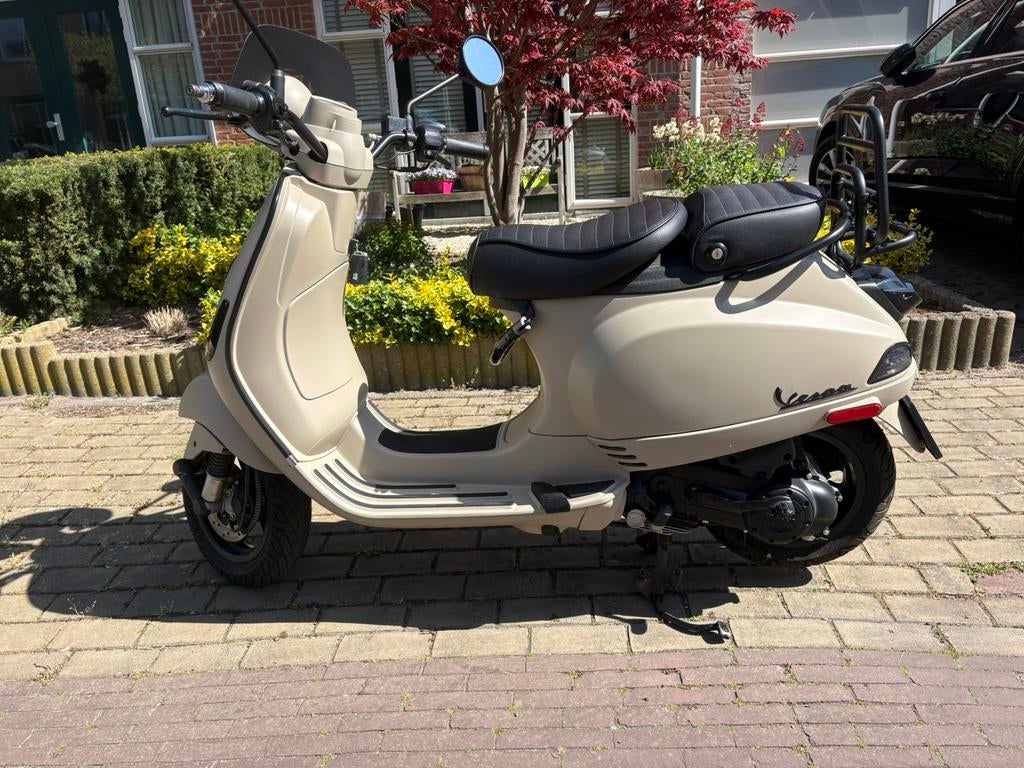LXV Vespa geel kenteken kleur DESSERT STORM, Fietsen en Brommers, Scooters | Overige merken, Ophalen, Maximaal 45 km/u, Zo goed als nieuw