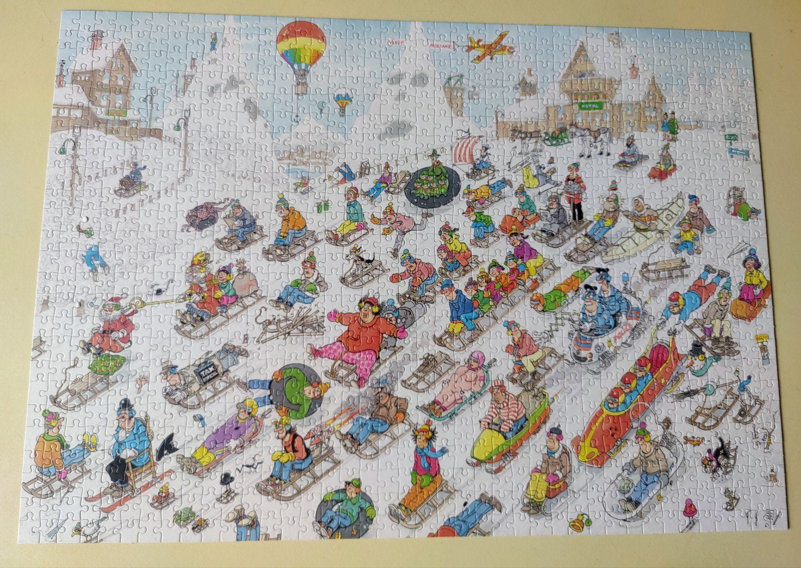 Jan van Haasteren van onderen en Berenleuke vorm puzzel 1000, Ophalen of Verzenden, 500 t/m 1500 stukjes, Zo goed als nieuw, Legpuzzel