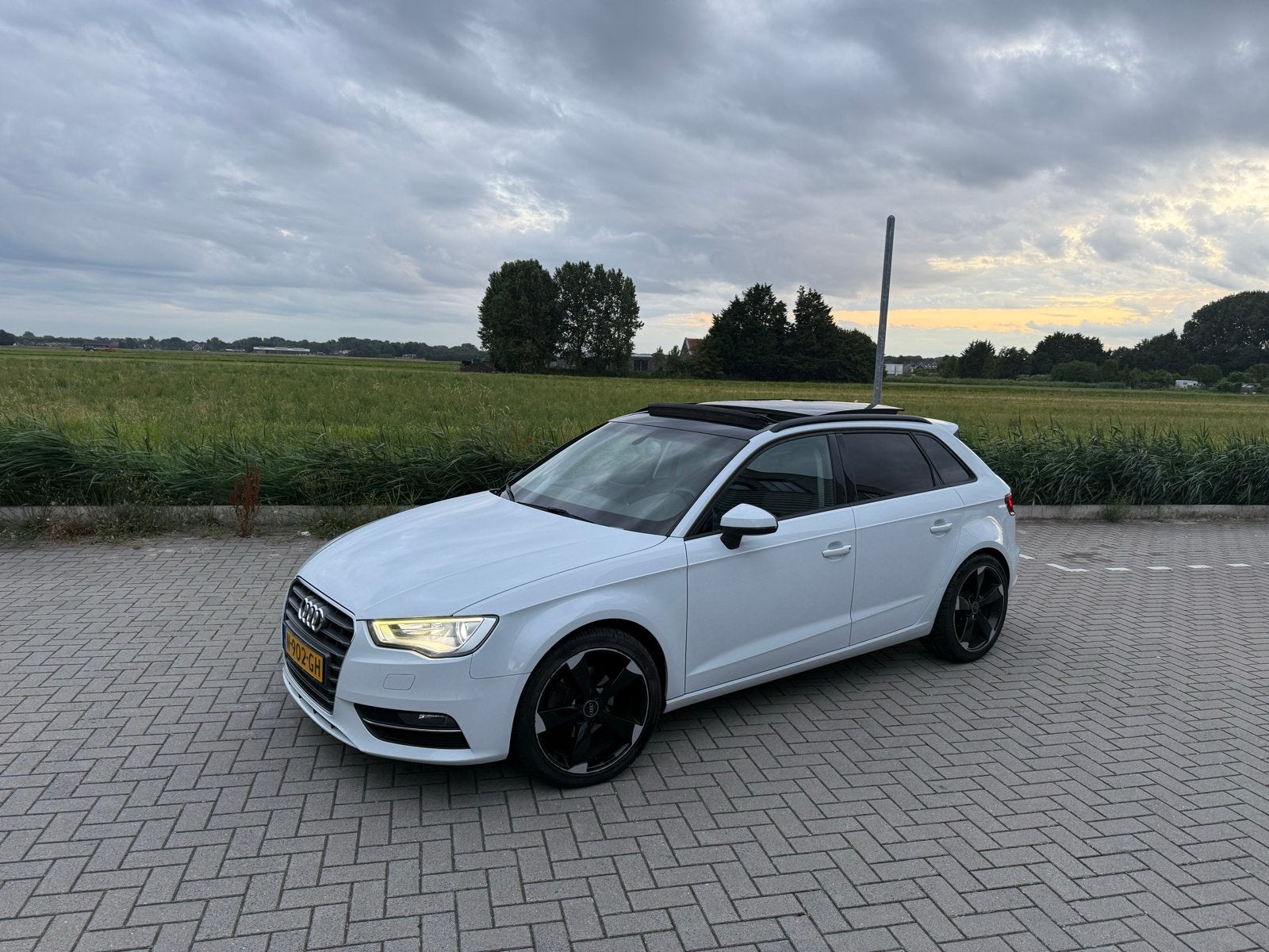 Audi A3 1.4 Tfsi 90KW Sportback S-tronic 2013 /Panoramadak//, Auto's, Audi, 1395 cc, 650 kg, Particulier, Geïmporteerd