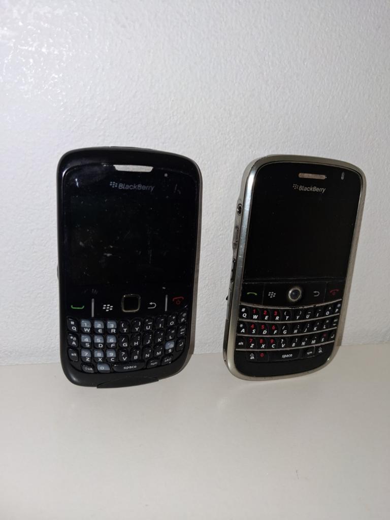 BlackBerry telefoons (2 stuks) -,niet getest, Verzenden, Zwart, Touchscreen, 3 tot 6 megapixel