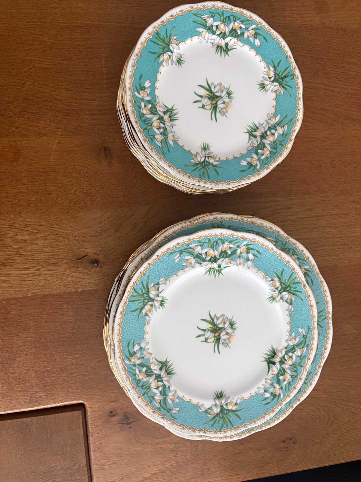 Vintage Wedgwood 'Snowdrop' borden en schotels, Gebruikt, Vintage, Ophalen of Verzenden, Bord(en)