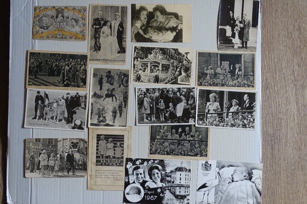 16 Ansichtkaarten over het Koninklijk huis, Ophalen of Verzenden, 1920 tot 1940, Gelopen, Politiek en Historie