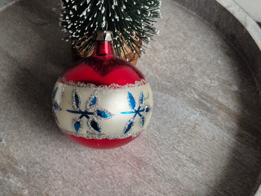 Vintage kerstbal rood/wit/blauw 574, *, Gebruikt, *, Ophalen of Verzenden