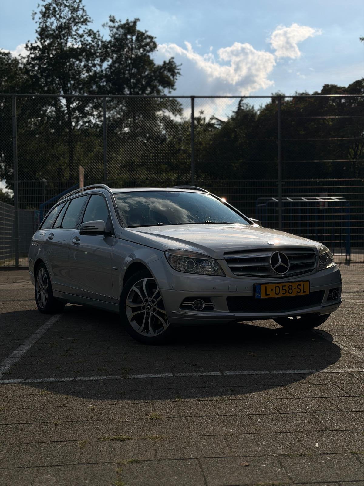 Mercedes-Benz C-Klasse 1.8 C180 CGI Estate AUT 2010 Grijs, Auto's, Achterwielaandrijving, 1800 kg, 1796 cc, Stationwagon
