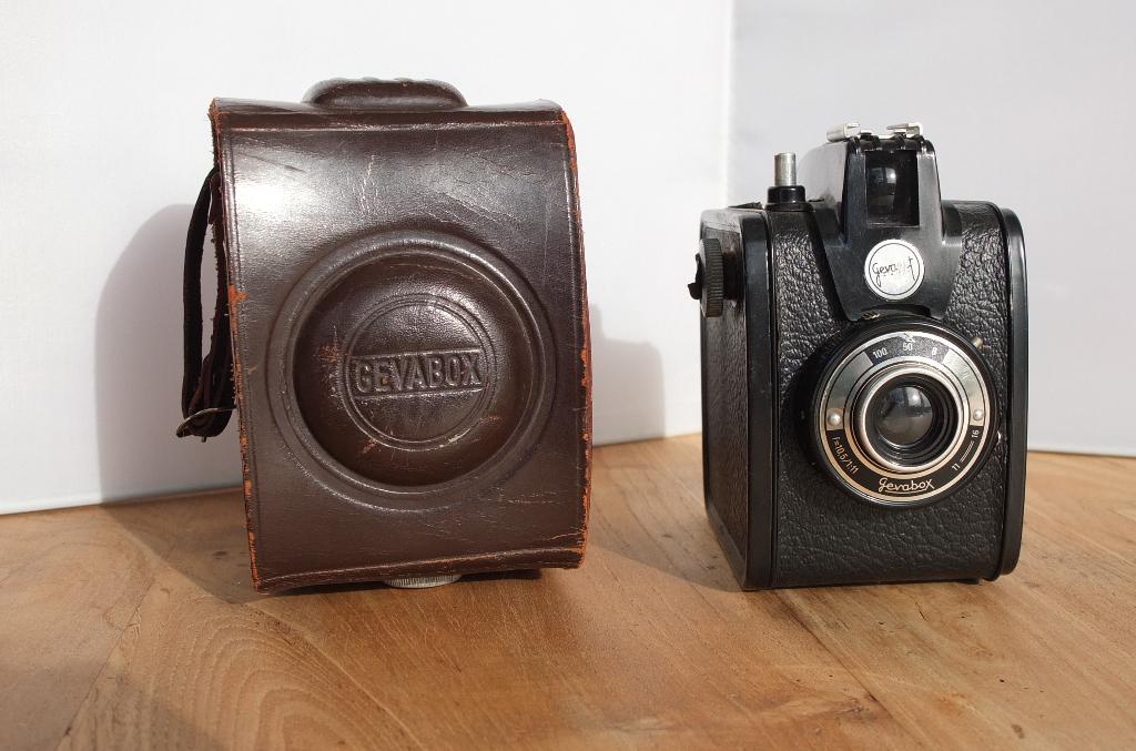 ✅ Gevaert Gevabox & Paraattas , 1955, Verzamelen, Ophalen, 1940 tot 1960, Fototoestel