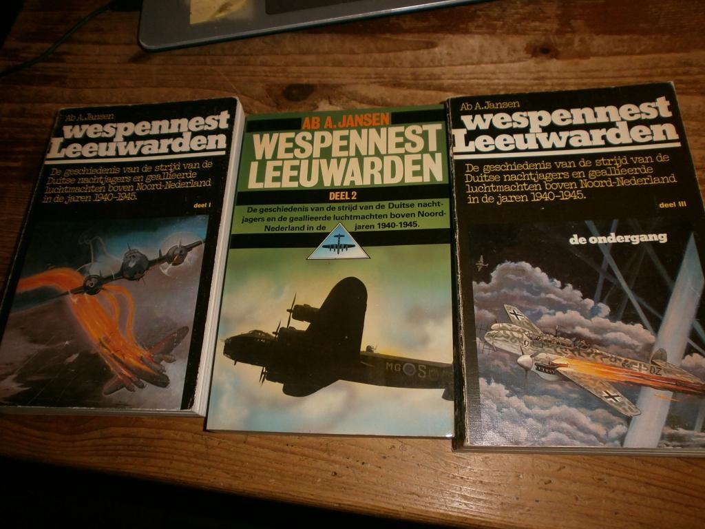 wespennest leeuwarden nachtjagers 1940-1945 softcovers, Ophalen of Verzenden, Tweede Wereldoorlog, Gelezen, Overige onderwerpen
