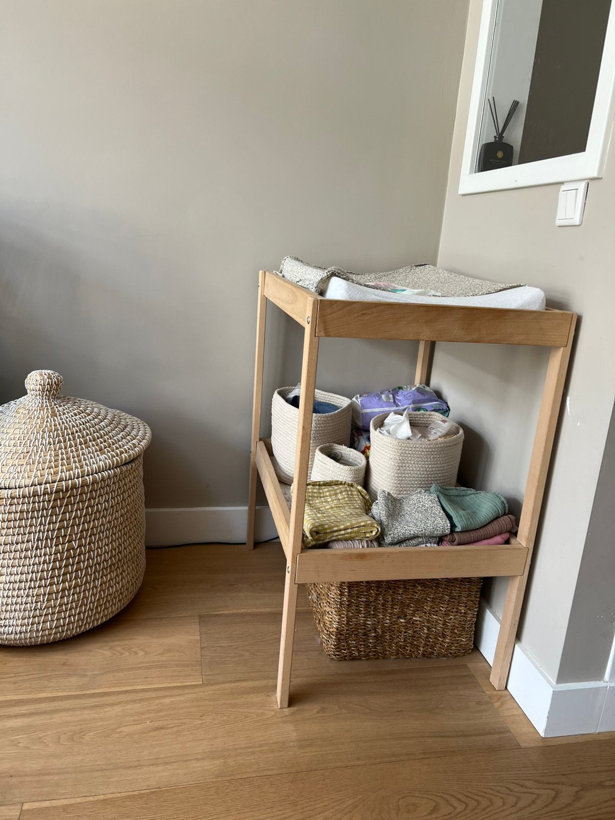 Ikea Sniglar commode/aankleedttafel, Huis en Inrichting, Woonaccessoires | Spiegels, Ophalen, Zo goed als nieuw, Rechthoekig, Minder dan 100 cm