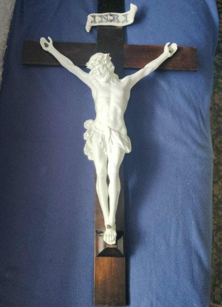 grote Antieke wandcrucifix Petrus Regout 1888, Ophalen