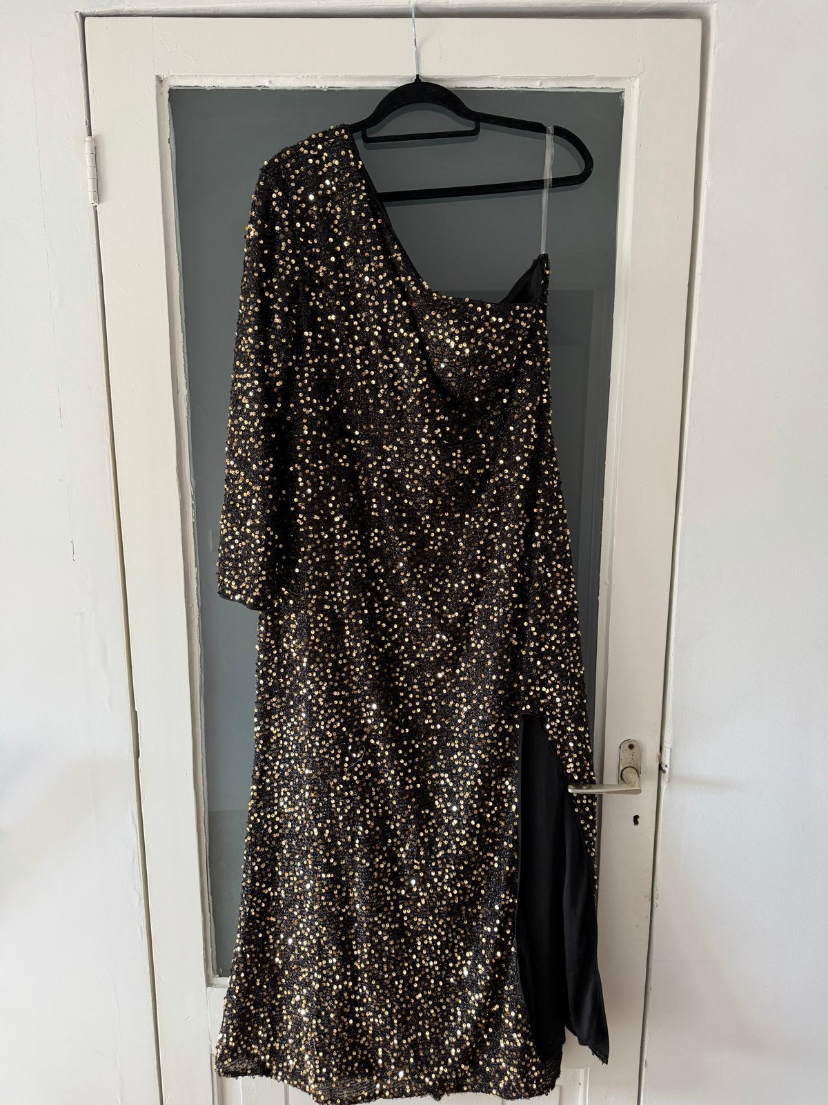 Nieuwe zwarte glitterjurk met split - Maat XXL, Kleding | Dames, Zwart, Maat 46/48 (XL) of groter, Nieuw, Ophalen of Verzenden