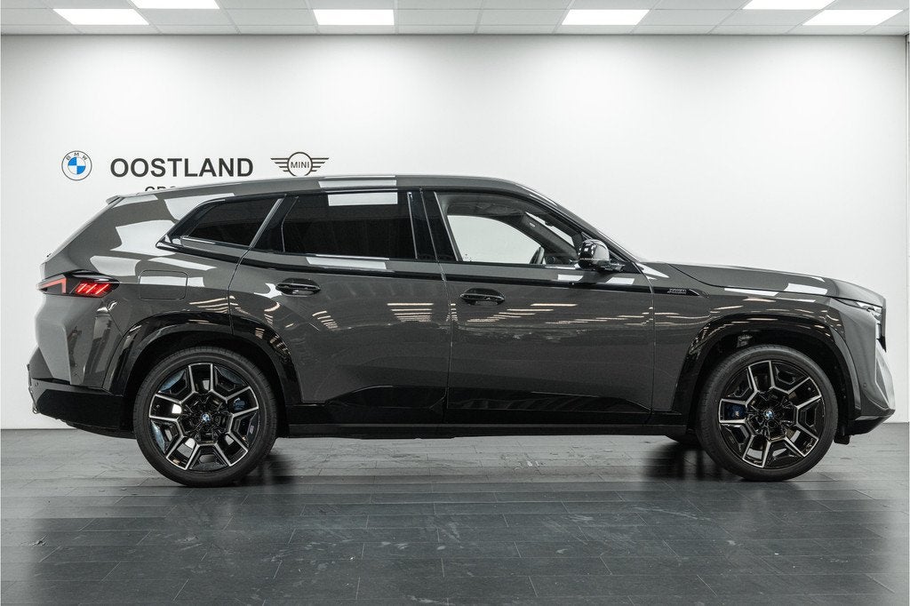 BMW XM PHEV 50e Automaat / Trekhaak / Keyless Entry / Soft-C, Auto's, BMW, Gebruikt, Met garantie (alle), Bedrijf, Vierwielaandrijving