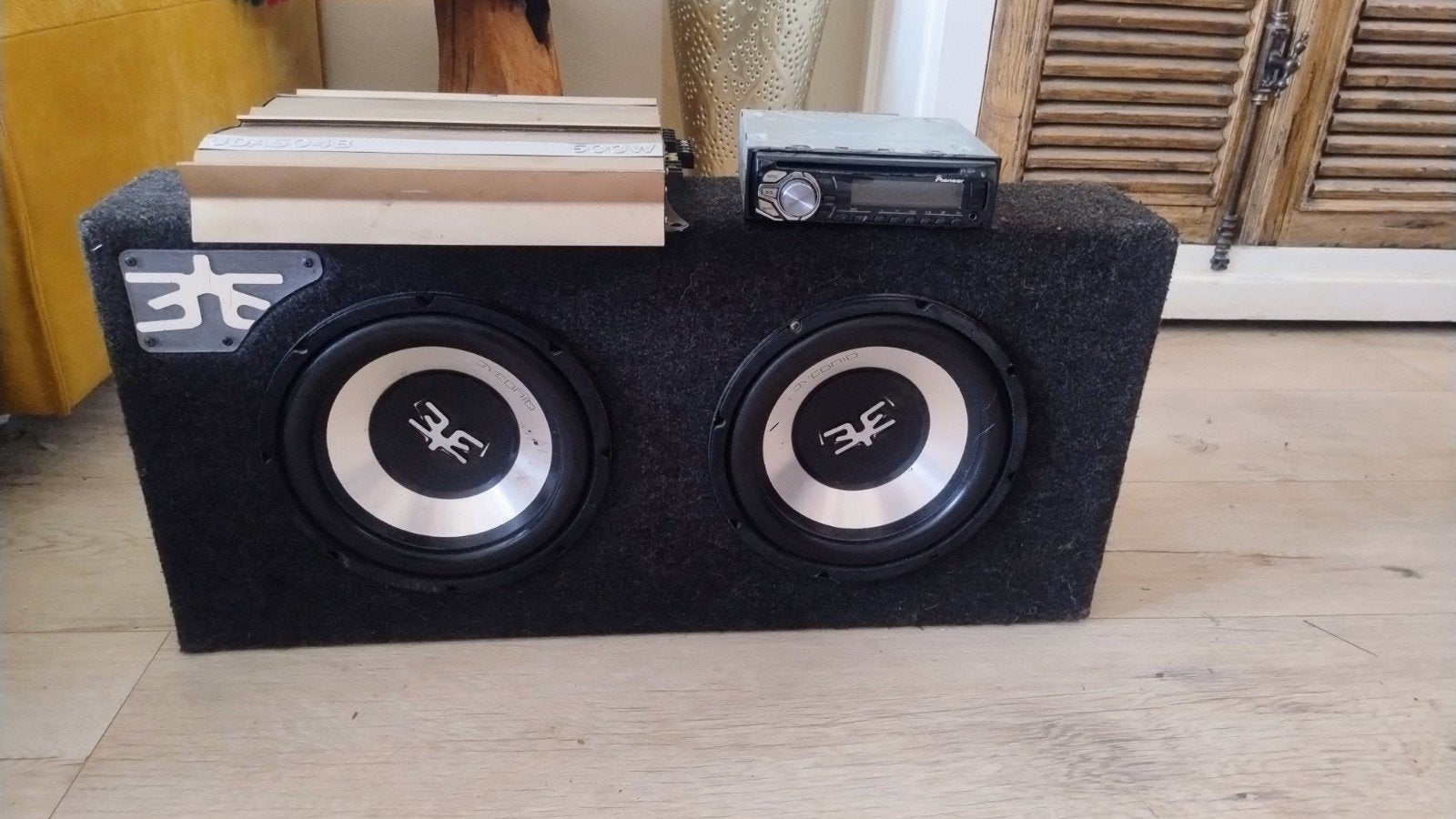 Pioneer usb cd speler met versteker en dubelle subwoofer, Auto diversen, Ophalen