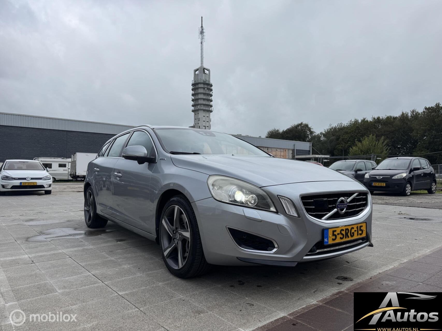 Volvo V60 2.4 D6 AWD Plug-In Hybrid | Pano | Leder, Auto's, Automaat, Euro 5, 1848 kg, Automatische klimaatregeling