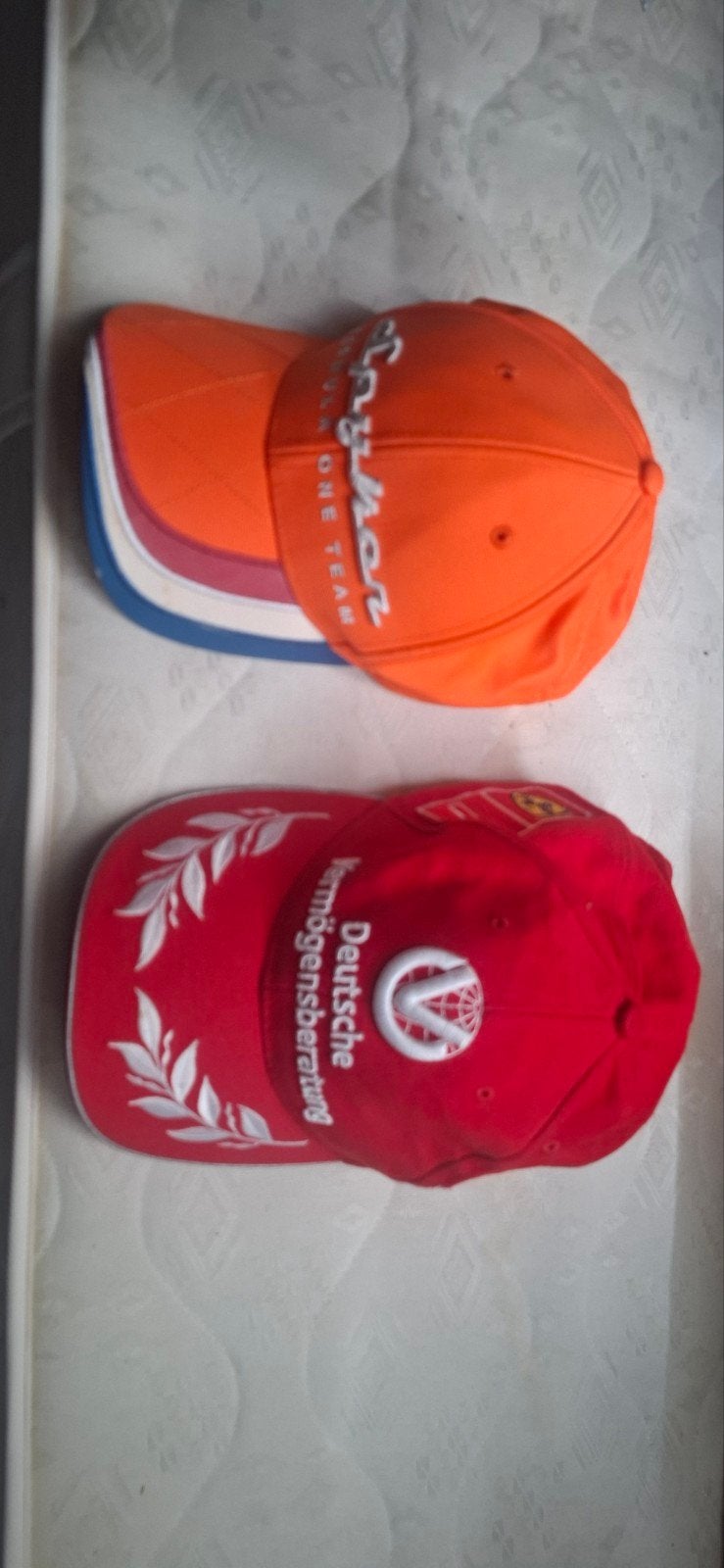 Ferrari F1 Schumacher 2000 & Spyker F1 petten, Ophalen, Gedragen, Ferrari, Pet