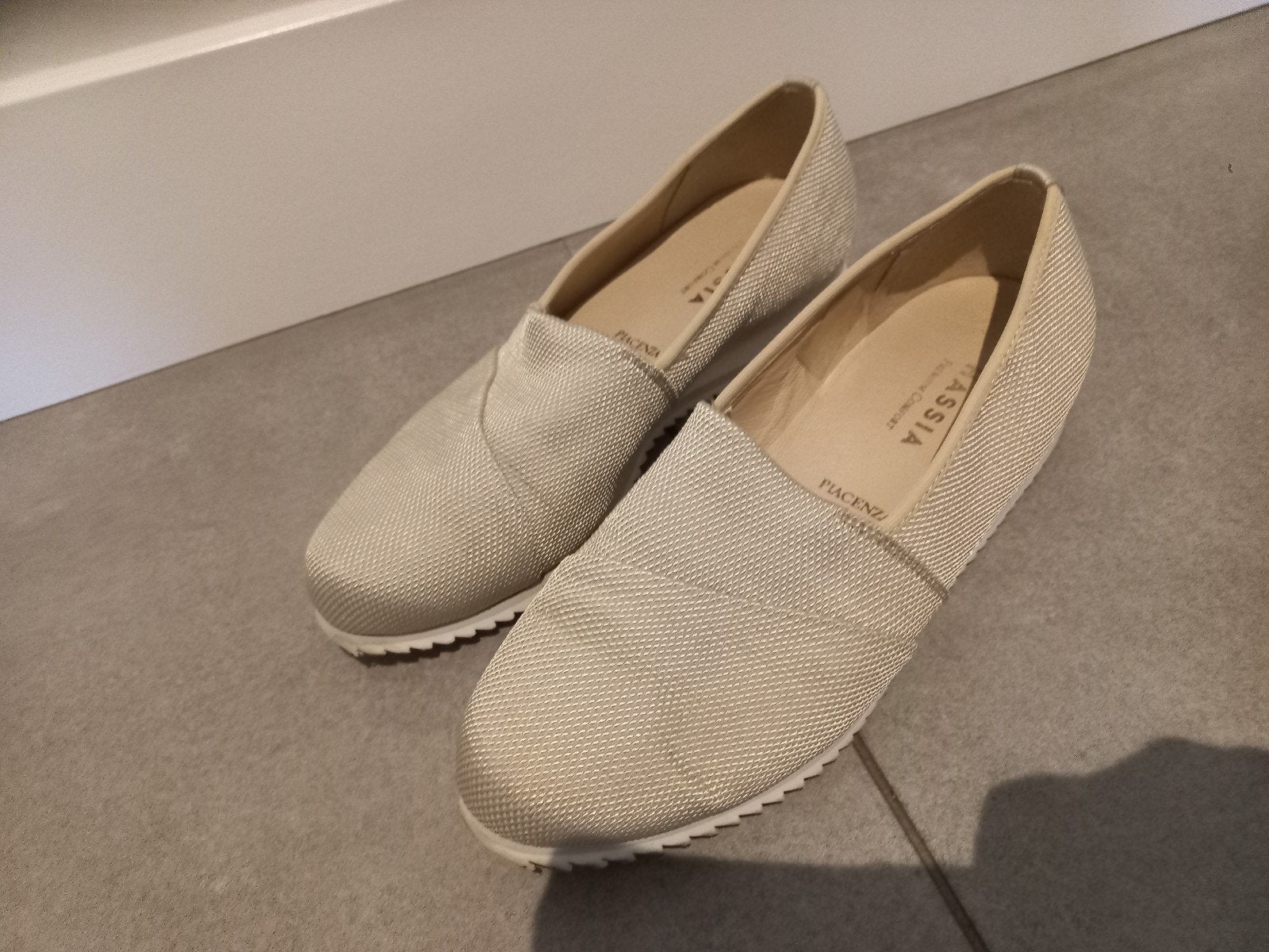 hassia schoenen, Ophalen of Verzenden, Zo goed als nieuw, Zwart, Sneakers of Gympen