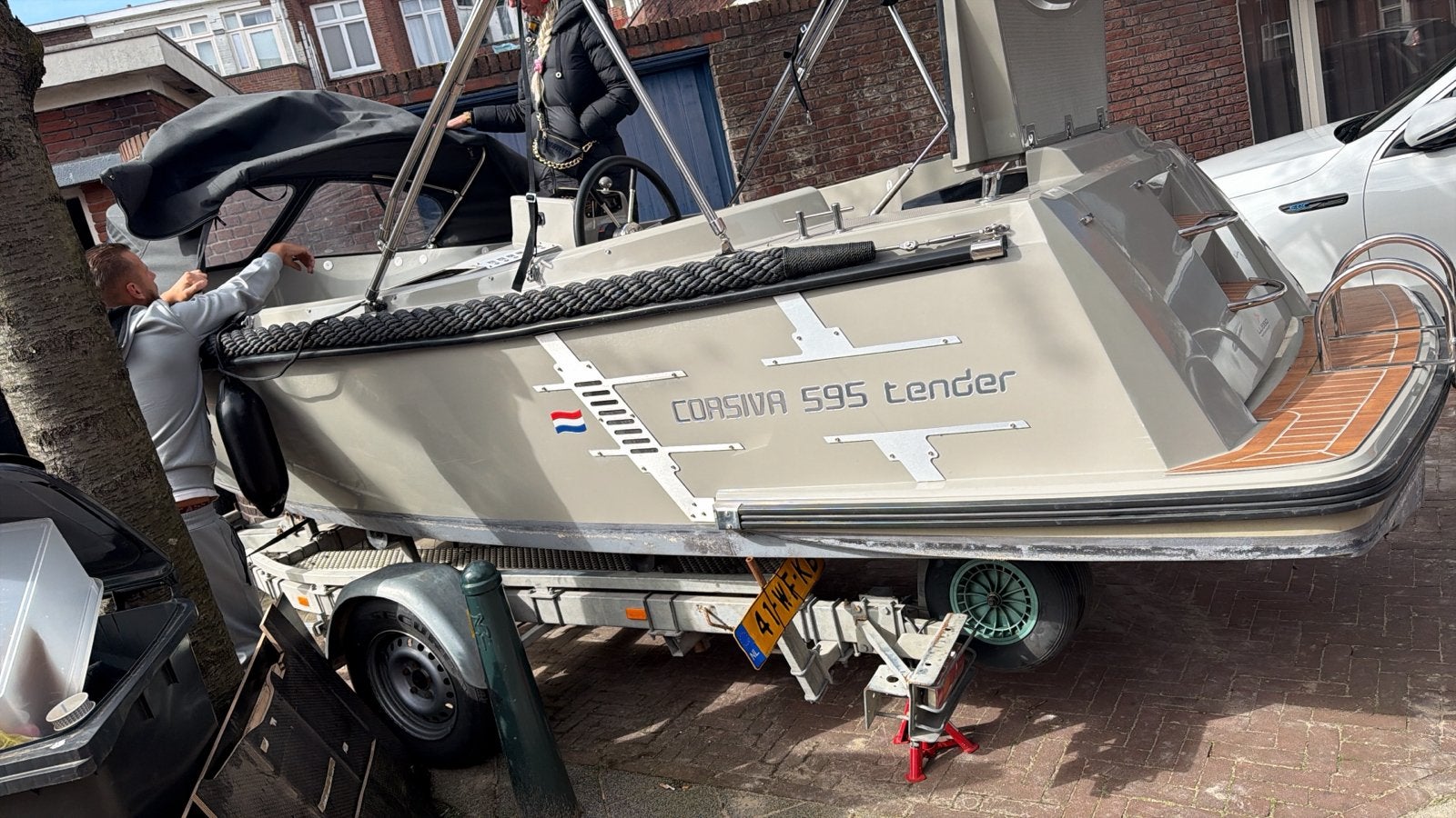Corsiva 595 Tender - Luxe en Comfortabele Sloep met trailer, Watersport en Boten, Motorboten en Motorjachten, Overige merken, Buitenboordmotor