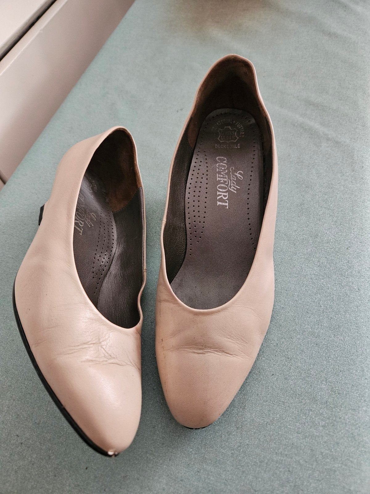 pumps beige  mt 40 1x gedragen, Ophalen of Verzenden, Zo goed als nieuw, Beige