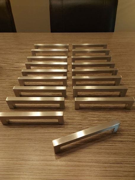 Handgrepen RVS Tessa, Huis en Inrichting, Keuken | Keukenelementen, Minder dan 50 cm, Overige kleuren, Ophalen of Verzenden, Zo goed als nieuw