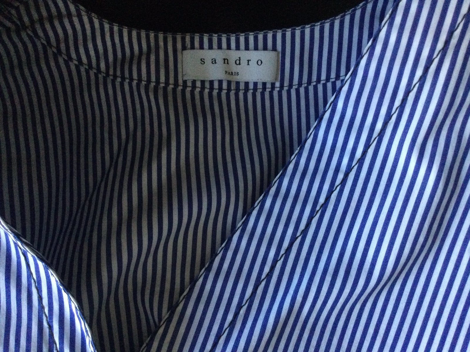 Sandro Paris donkerblauw witte V hals blouse maat 40, Kleding | Dames, Ophalen of Verzenden, Zo goed als nieuw, Maat 38/40 (M)