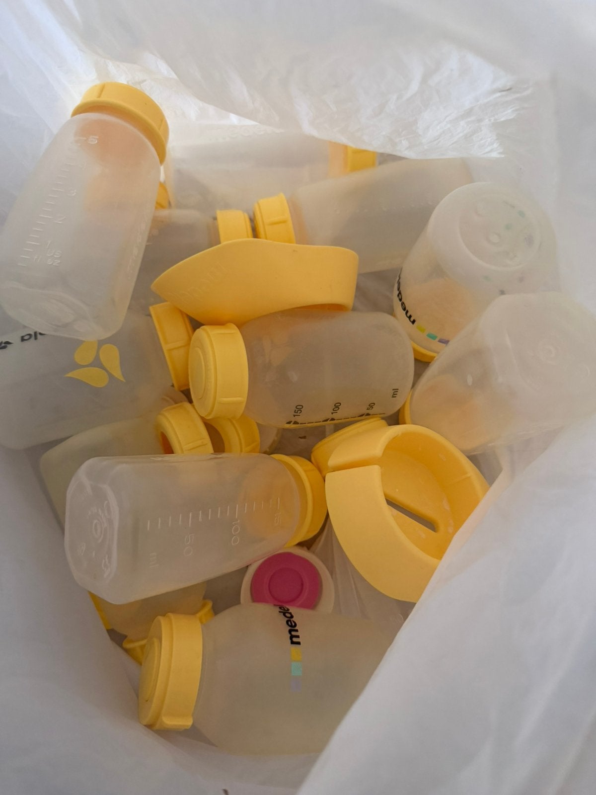 Medela kolf onderdelen en flesjes, Ophalen, Zo goed als nieuw, Borstkolf, Medela