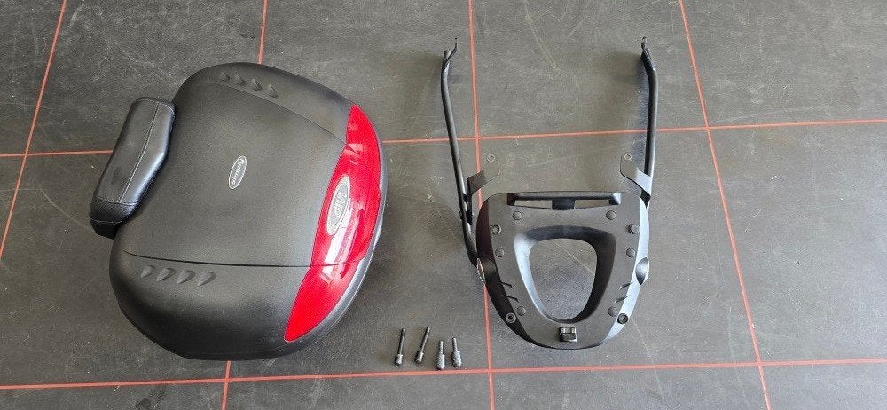 GIVI Topkoffer met rugleuning en bevestigingsplaat, Motoren, Via E. Fermi, 5, 25020 Flero BS, Italië, Gebruikt, Info@givi.it, GIVI