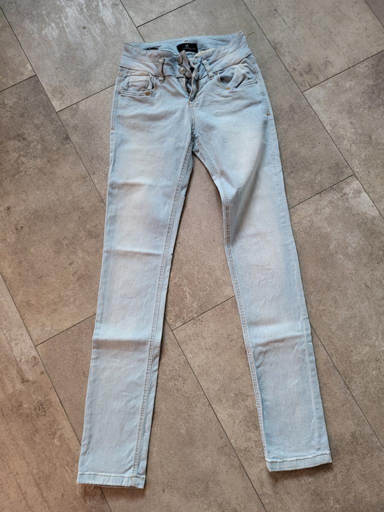 Lichte skinny jeans ltb maat W28/L32, Blauw, Ophalen of Verzenden, LTB, W28 - W29 (confectie 36)