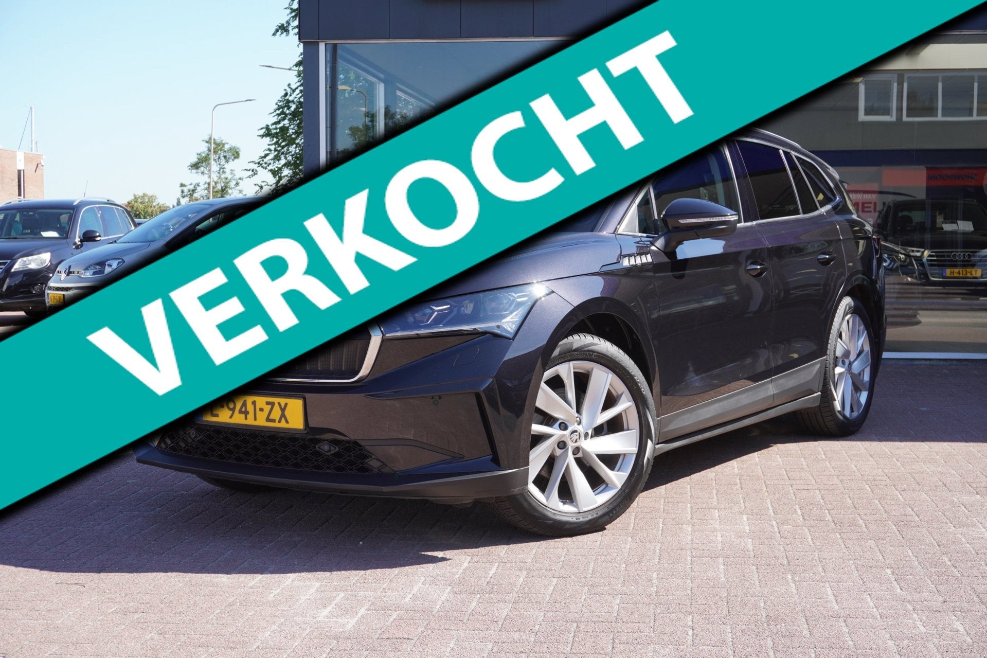 Skoda Enyaq iV 60 Automaat | Navigatie | 20 inch | CarPlay |, Auto's, Achterwielaandrijving, Gebruikt, Zwart, 1865 kg
