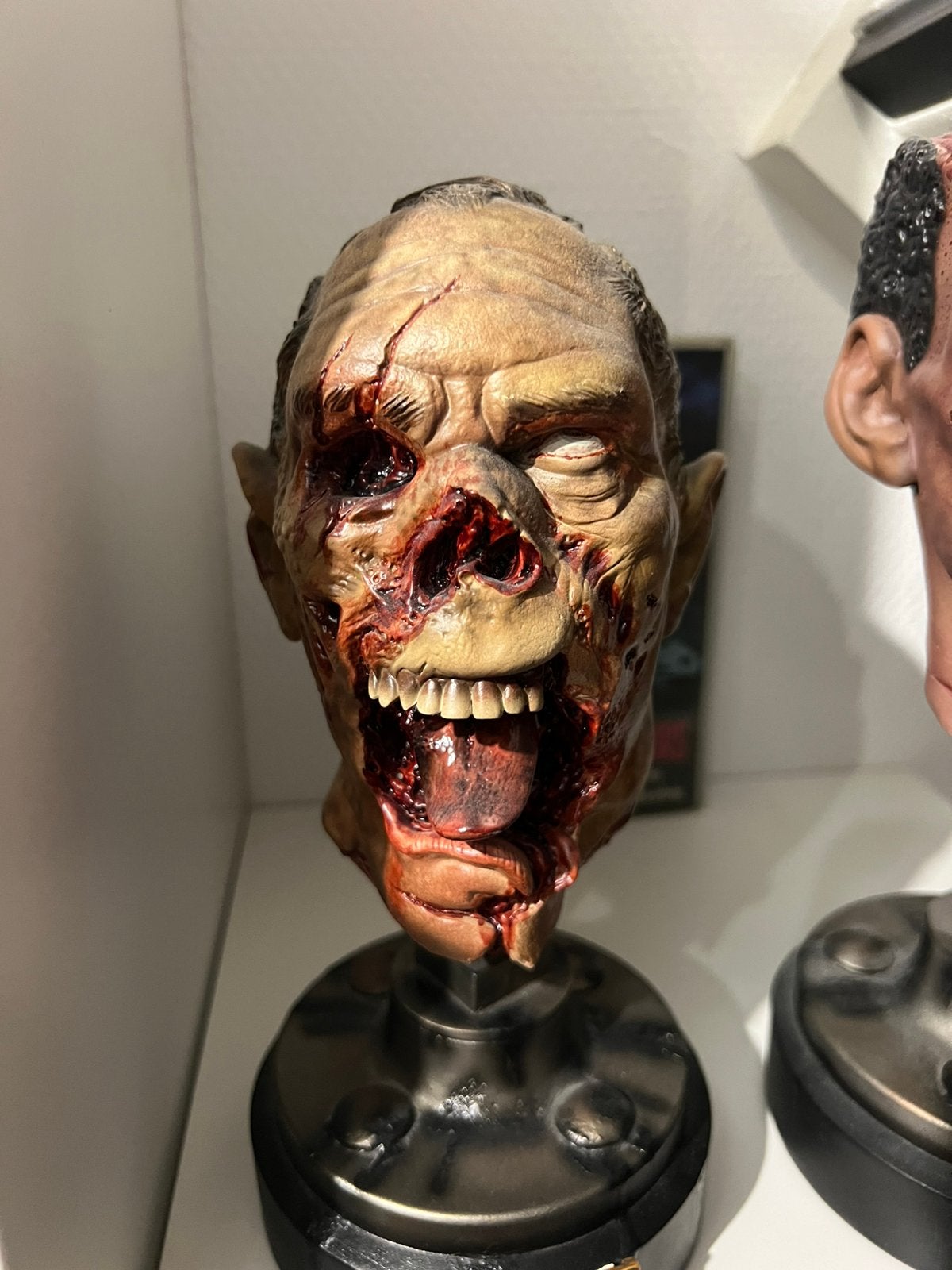Sideshow The Dead zombie bust statue, Ophalen, Zo goed als nieuw, Film, Beeldje, Replica of Model