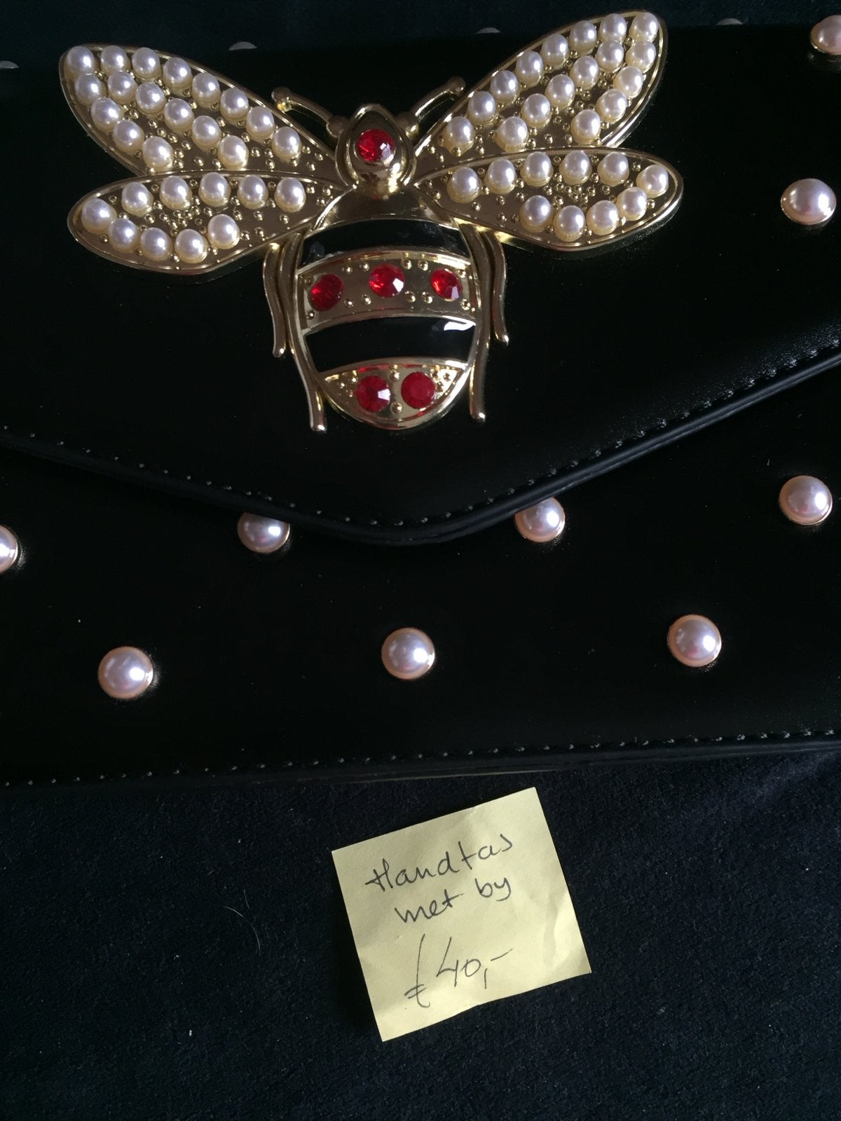 Zwarte handtas met gouden bij en parels, Ophalen of Verzenden, Nieuw, Zwart, Handtas