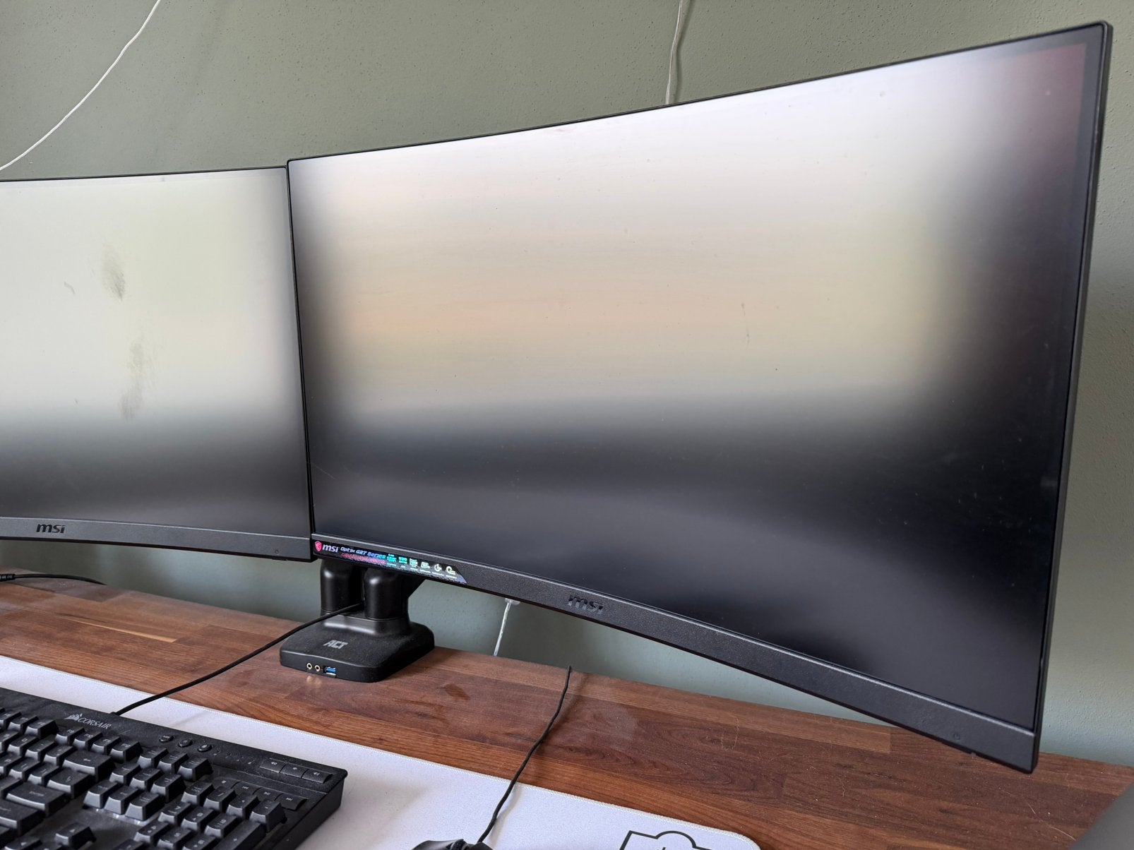 2x msi G27 series monitor met ACT monitor standaard, Computers en Software, Curved, VA, Minder dan 1 ms, Zo goed als nieuw